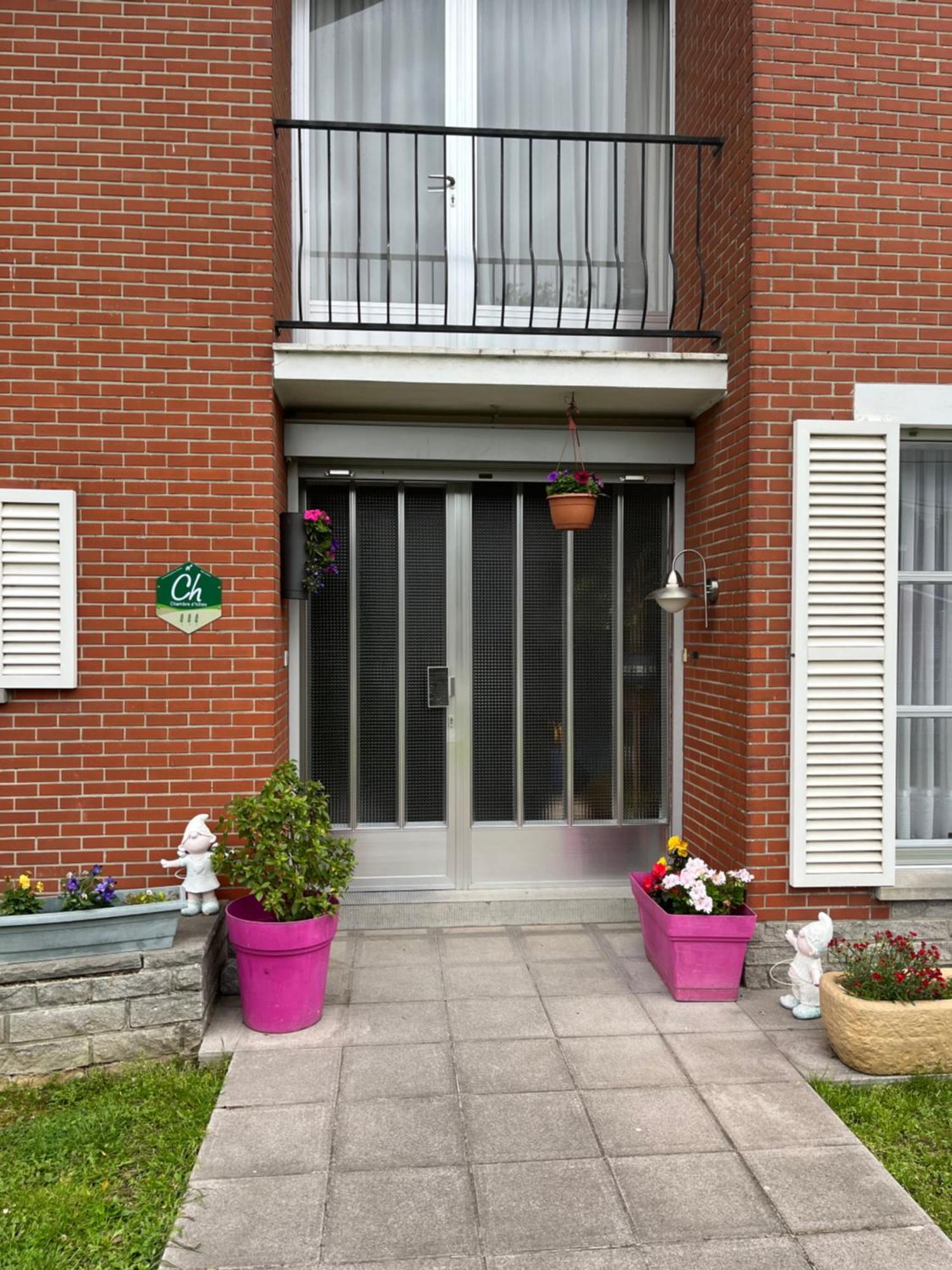 Lauralys Hotel Mons Exterior photo